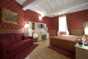 2 person king size suite with panoramic view, french bed, private facilities (shower), and breakfast